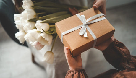 Mother’s Day Gift Boxes vs Bouquets: Which One Should You Send?