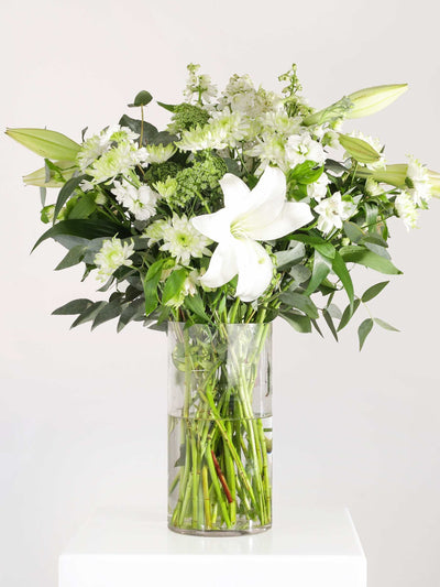 Shop White Fresh Flower Bouquets and Arrangements