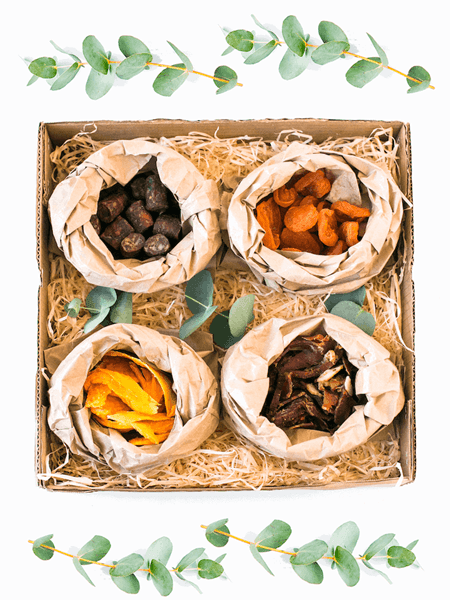 Gift box with biltong, droe wors, dried mango, and apricots, perfect for energy-boosting snacking.